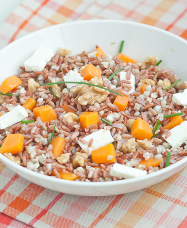 foto ricetta Insalata di riso rosso con grano saraceno, zucca, feta e noci 